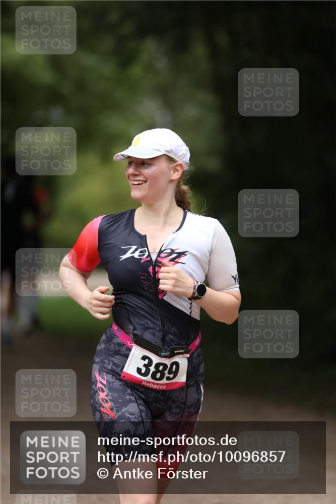 30.08.2026 - Elbe Triathlon Hamburg Antke Förster http://msf.ph/oto/10096857 30.08.2026 10:23:55 Laufen 389 meine-sportfotos.de