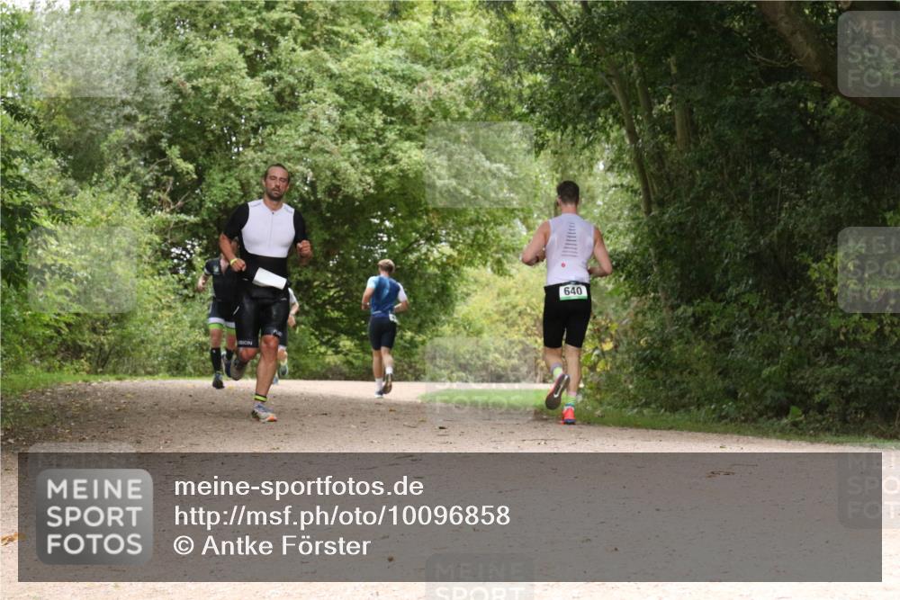 30.08.2026 - Elbe Triathlon Hamburg Antke Förster http://msf.ph/oto/10096858 30.08.2026 10:28:47 Laufen 640 meine-sportfotos.de