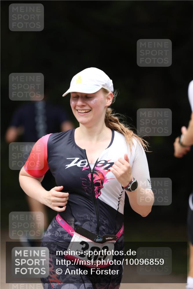 30.08.2026 - Elbe Triathlon Hamburg Antke Förster http://msf.ph/oto/10096859 30.08.2026 10:23:55 Laufen 10, 2, 389, 2007 meine-sportfotos.de