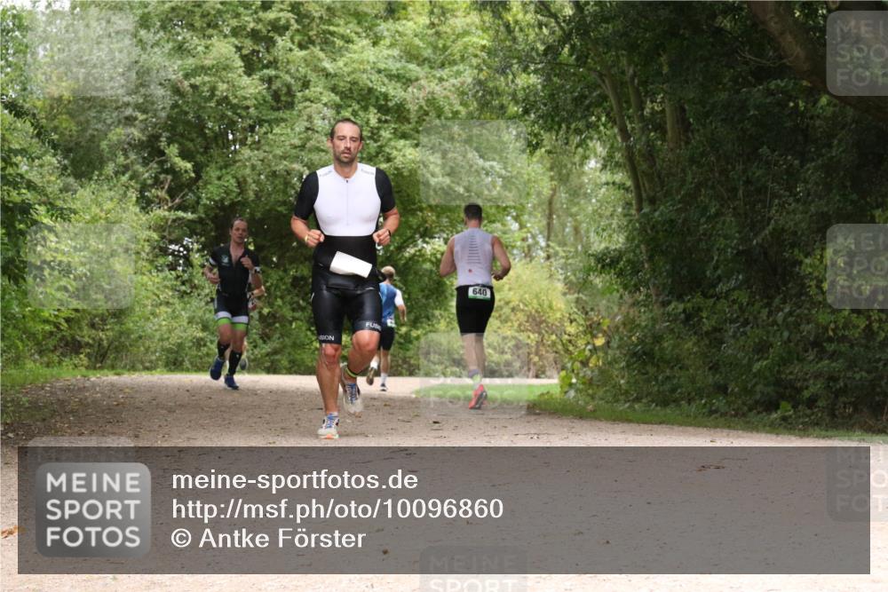 30.08.2026 - Elbe Triathlon Hamburg Antke Förster http://msf.ph/oto/10096860 30.08.2026 10:28:48 Laufen 640 meine-sportfotos.de