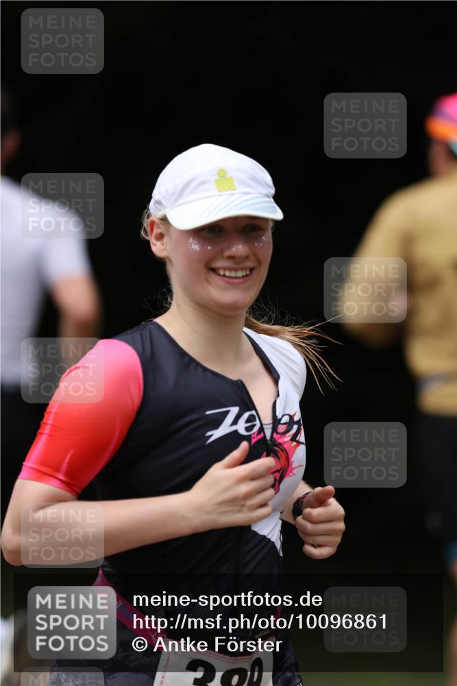 30.08.2026 - Elbe Triathlon Hamburg Antke Förster http://msf.ph/oto/10096861 30.08.2026 10:23:56 Laufen 300 meine-sportfotos.de
