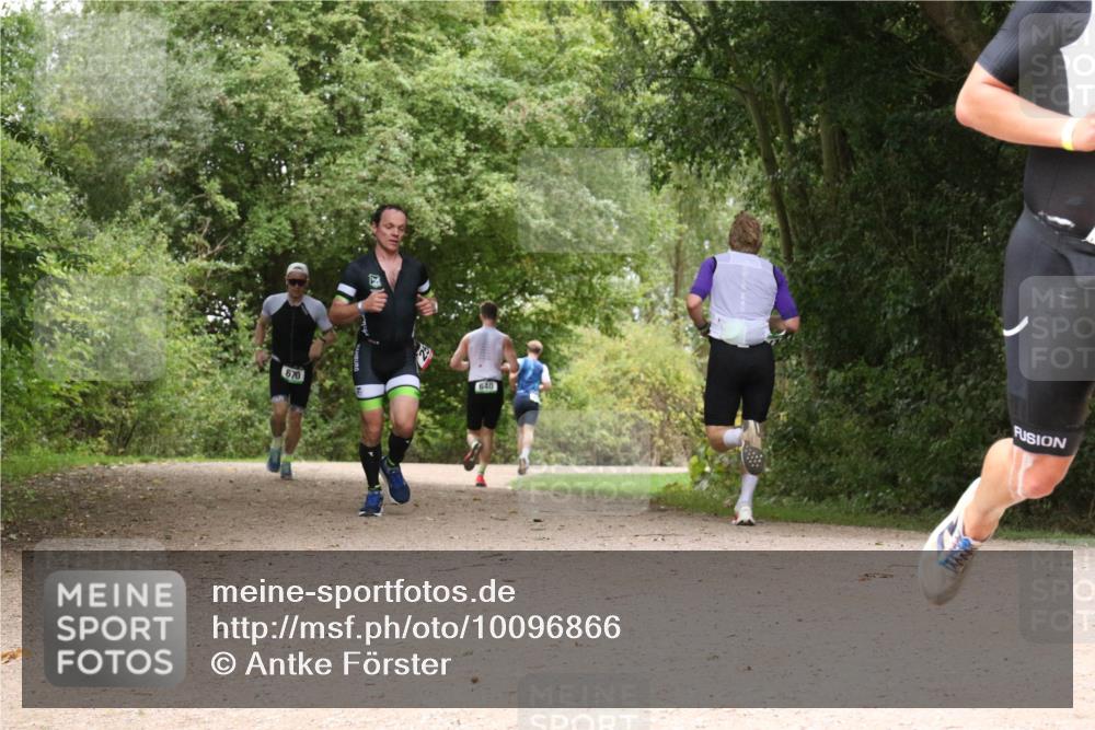 30.08.2026 - Elbe Triathlon Hamburg Antke Förster http://msf.ph/oto/10096866 30.08.2026 10:28:50 Laufen 670, 640 meine-sportfotos.de