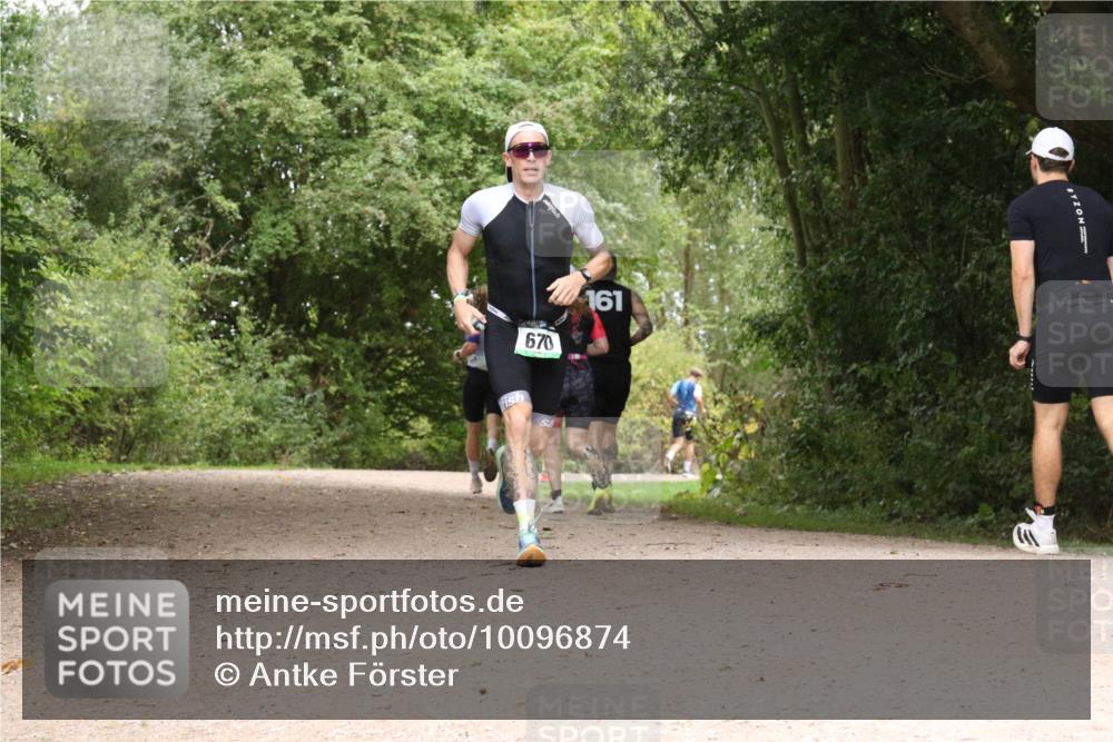 30.08.2026 - Elbe Triathlon Hamburg Antke Förster http://msf.ph/oto/10096874 30.08.2026 10:28:54 Laufen 670, 161 meine-sportfotos.de