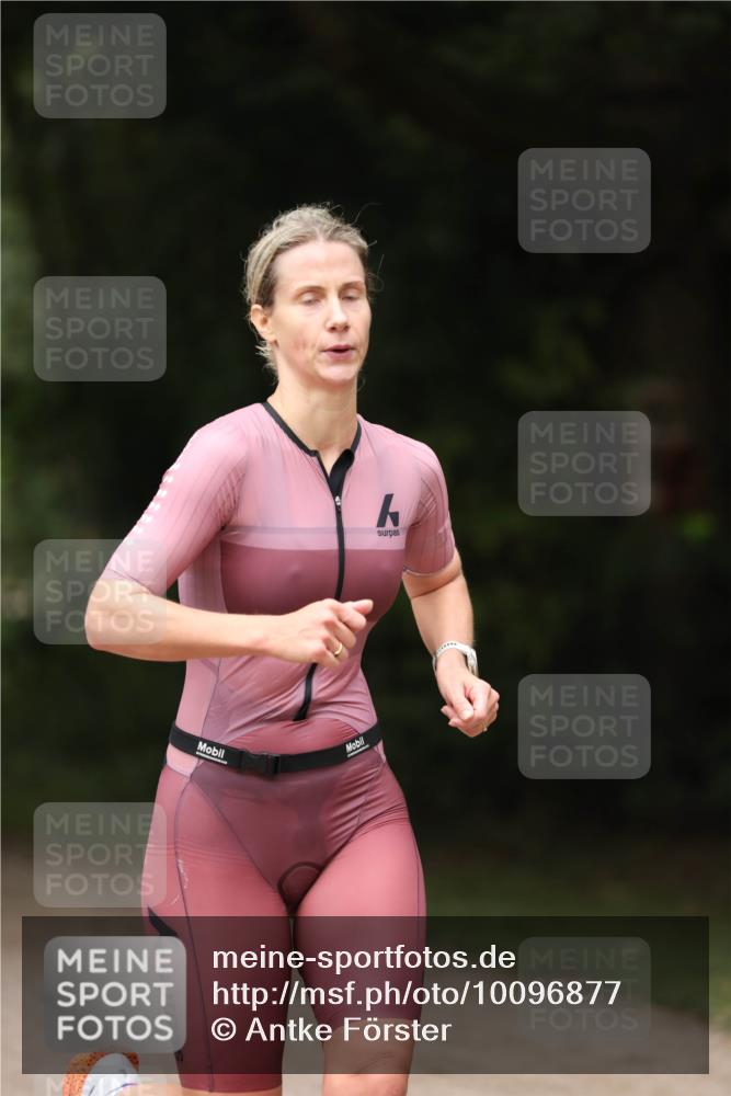30.08.2026 - Elbe Triathlon Hamburg Antke Förster http://msf.ph/oto/10096877 30.08.2026 10:24:06 Laufen  meine-sportfotos.de