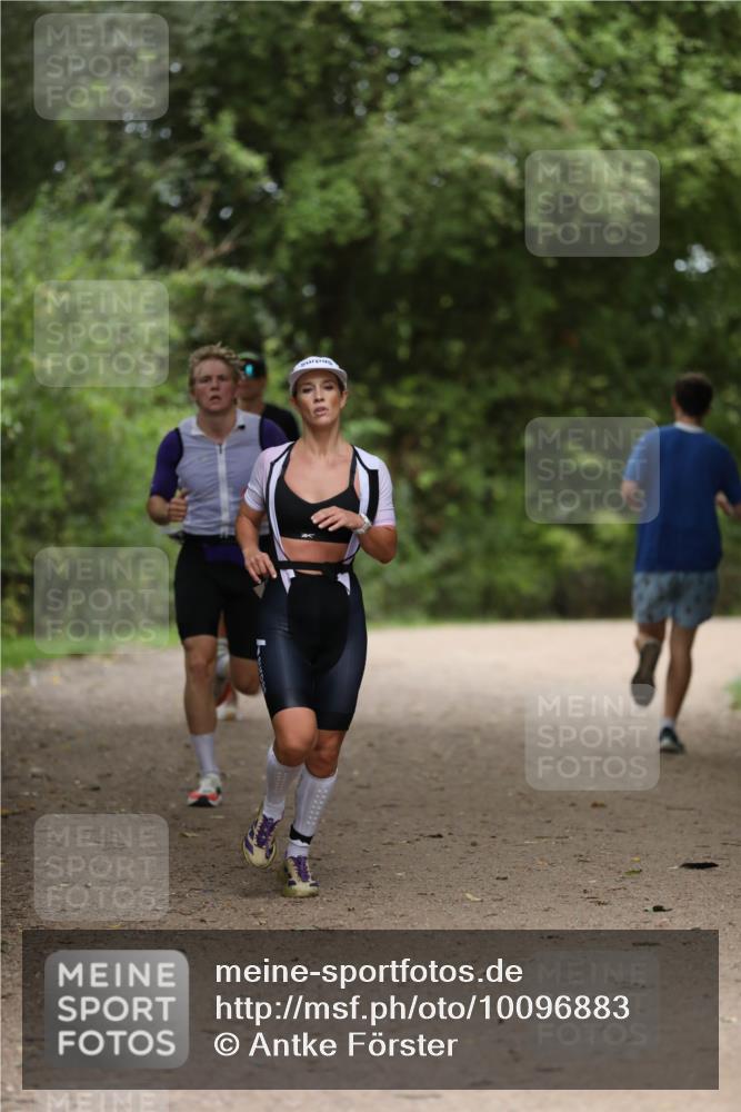 30.08.2026 - Elbe Triathlon Hamburg Antke Förster http://msf.ph/oto/10096883 30.08.2026 10:24:15 Laufen  meine-sportfotos.de