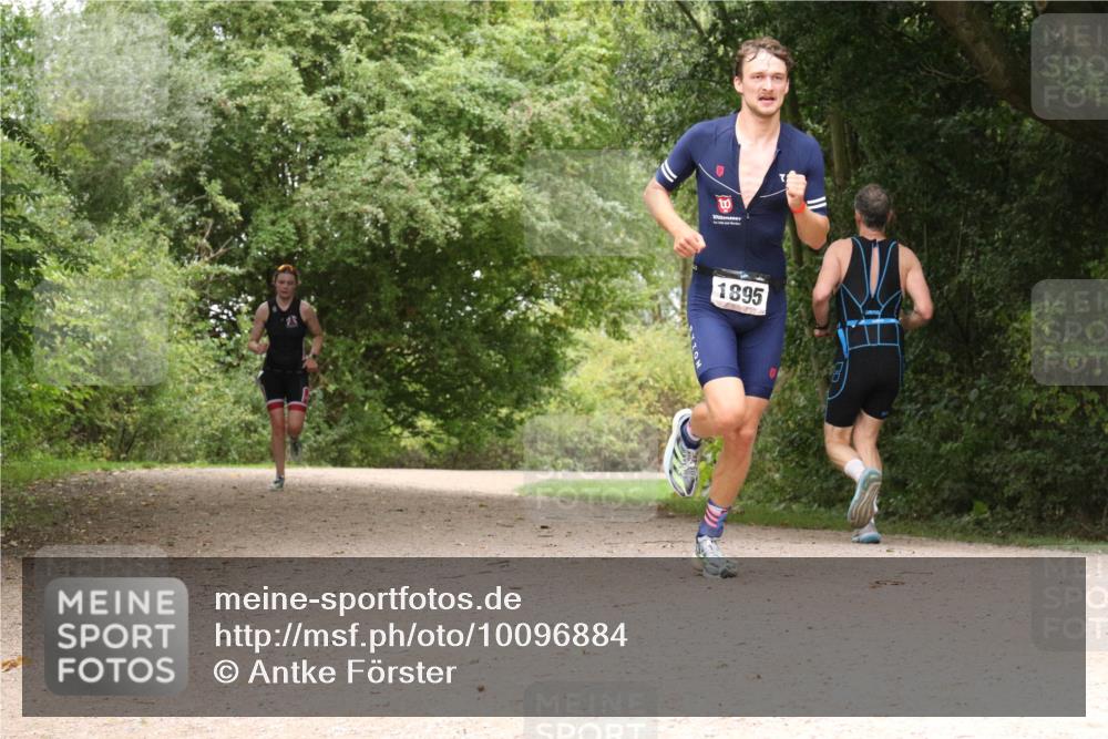 30.08.2026 - Elbe Triathlon Hamburg Antke Förster http://msf.ph/oto/10096884 30.08.2026 10:29:21 Laufen 1895 meine-sportfotos.de