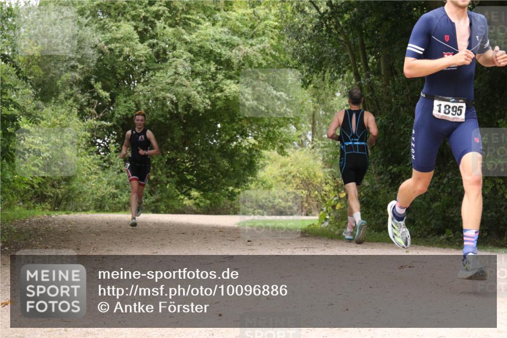30.08.2026 - Elbe Triathlon Hamburg Antke Förster http://msf.ph/oto/10096886 30.08.2026 10:29:22 Laufen 1895 meine-sportfotos.de