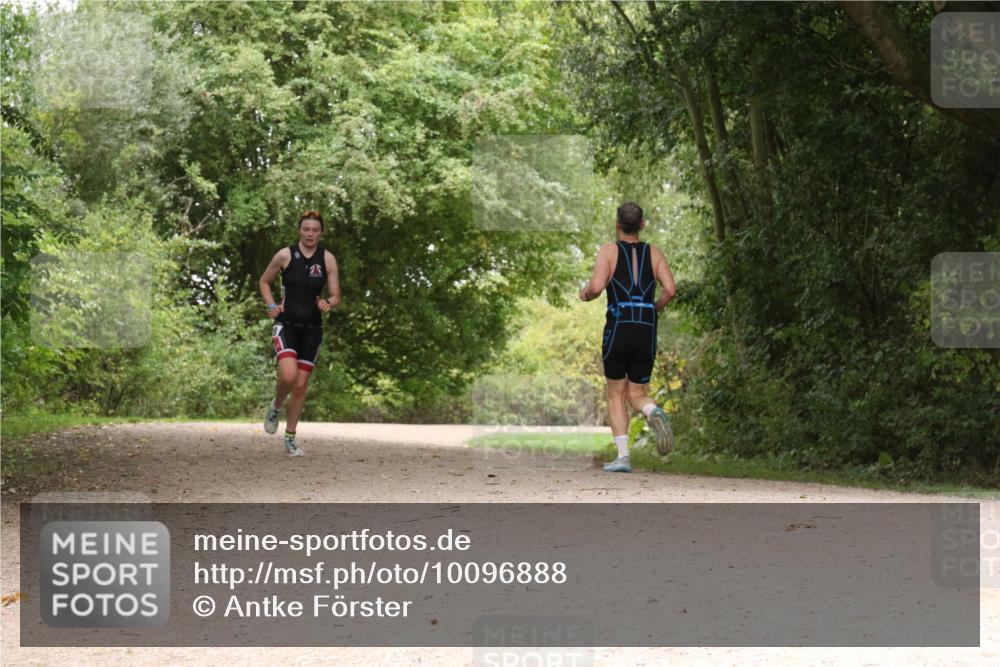 30.08.2026 - Elbe Triathlon Hamburg Antke Förster http://msf.ph/oto/10096888 30.08.2026 10:29:22 Laufen  meine-sportfotos.de