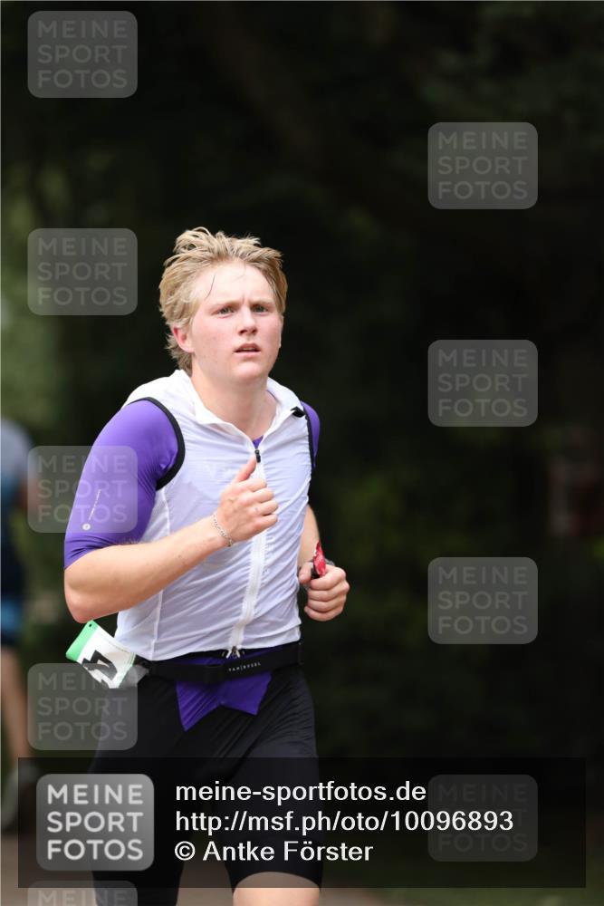 30.08.2026 - Elbe Triathlon Hamburg Antke Förster http://msf.ph/oto/10096893 30.08.2026 10:24:19 Laufen  meine-sportfotos.de