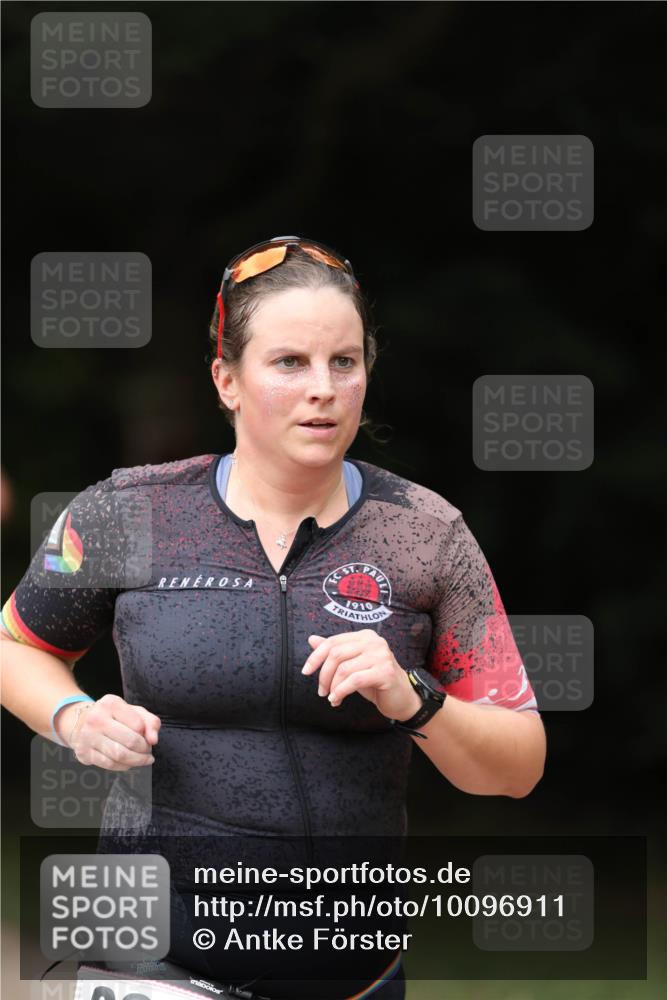 30.08.2026 - Elbe Triathlon Hamburg Antke Förster http://msf.ph/oto/10096911 30.08.2026 10:24:33 Laufen 1984, 1910 meine-sportfotos.de