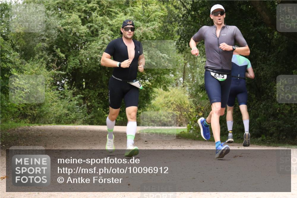 30.08.2026 - Elbe Triathlon Hamburg Antke Förster http://msf.ph/oto/10096912 30.08.2026 10:29:47 Laufen 449 meine-sportfotos.de