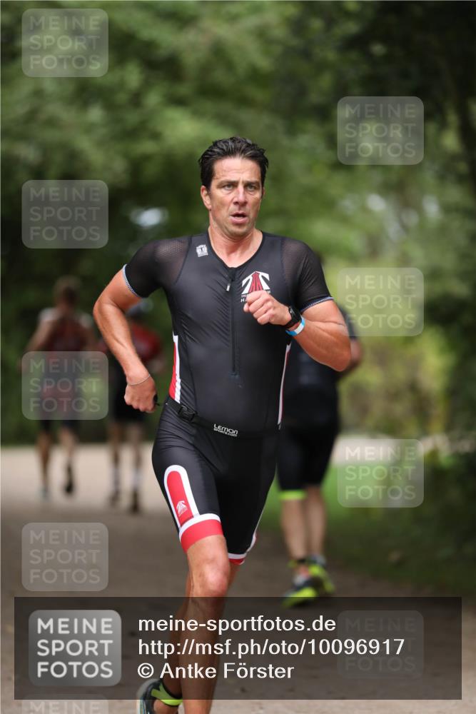 30.08.2026 - Elbe Triathlon Hamburg Antke Förster http://msf.ph/oto/10096917 30.08.2026 10:24:37 Laufen  meine-sportfotos.de