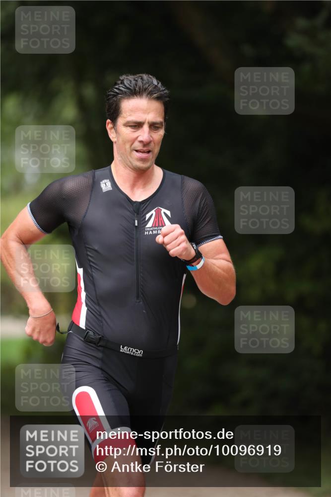 30.08.2026 - Elbe Triathlon Hamburg Antke Förster http://msf.ph/oto/10096919 30.08.2026 10:24:38 Laufen  meine-sportfotos.de
