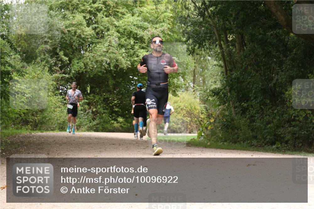 30.08.2026 - Elbe Triathlon Hamburg Antke Förster http://msf.ph/oto/10096922 30.08.2026 10:30:11 Laufen 430 meine-sportfotos.de