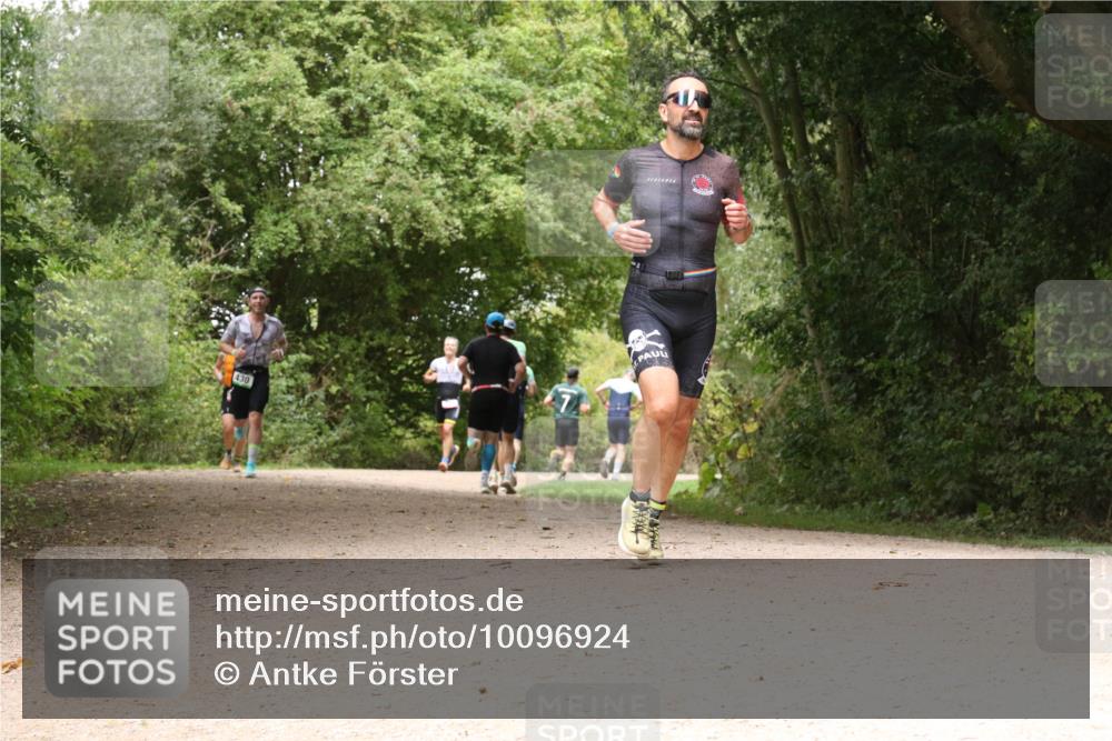 30.08.2026 - Elbe Triathlon Hamburg Antke Förster http://msf.ph/oto/10096924 30.08.2026 10:30:11 Laufen 430 meine-sportfotos.de