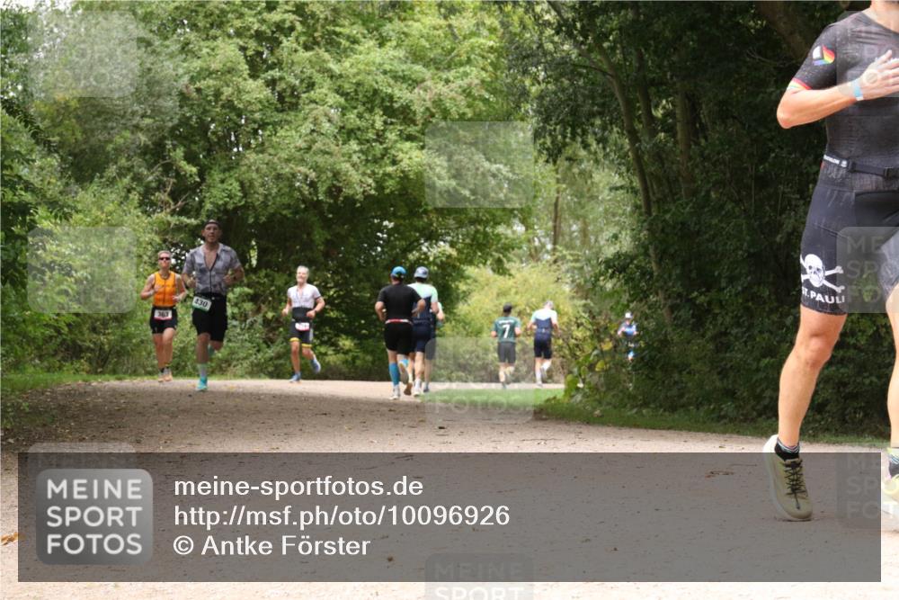 30.08.2026 - Elbe Triathlon Hamburg Antke Förster http://msf.ph/oto/10096926 30.08.2026 10:30:12 Laufen 430, 363, 7 meine-sportfotos.de