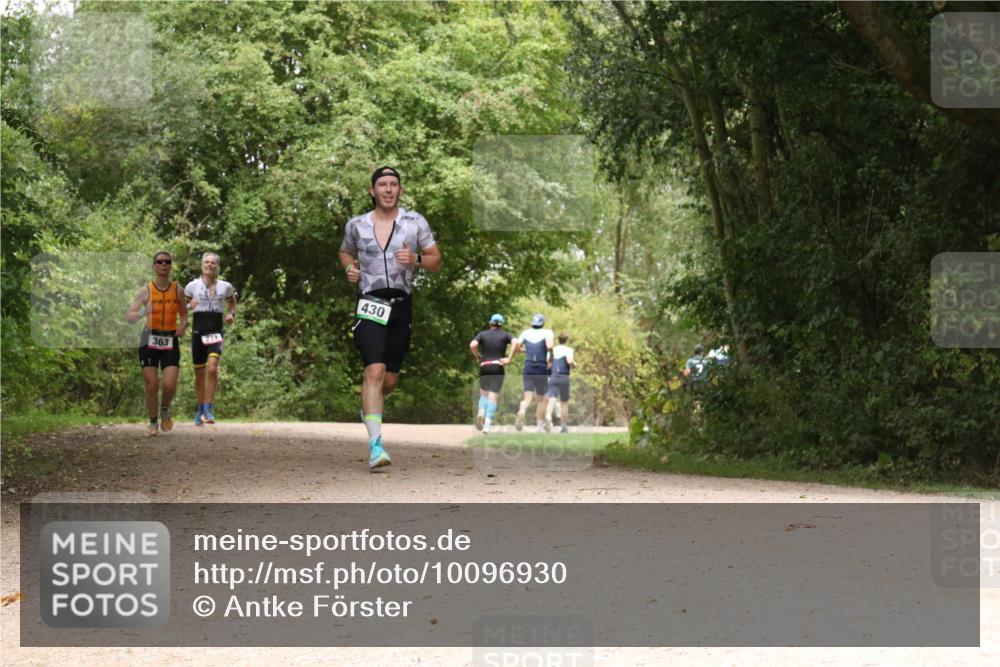 30.08.2026 - Elbe Triathlon Hamburg Antke Förster http://msf.ph/oto/10096930 30.08.2026 10:30:15 Laufen 363, 271, 430 meine-sportfotos.de