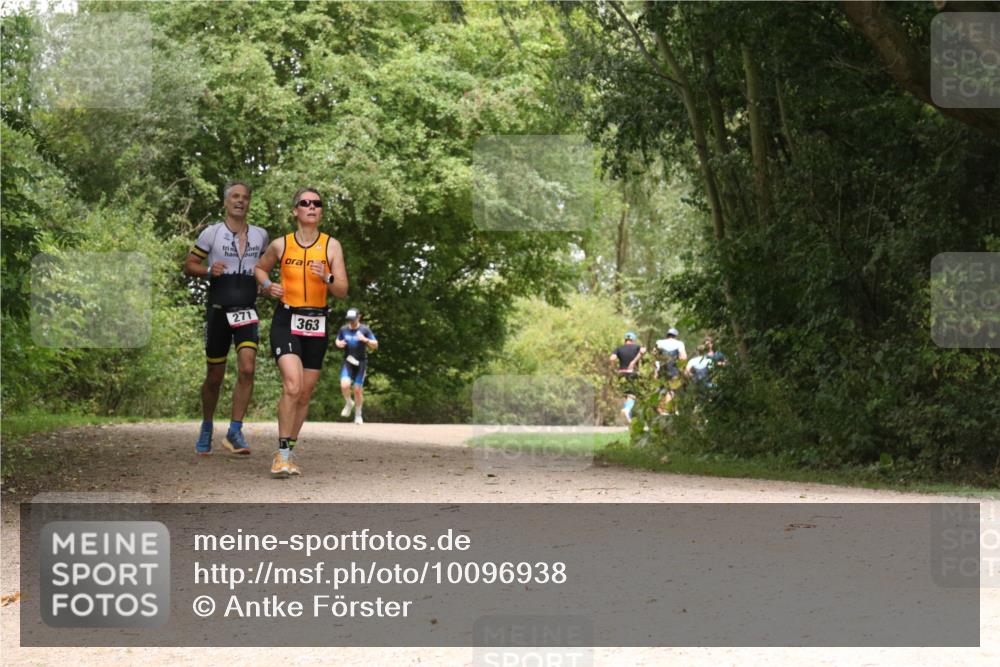 30.08.2026 - Elbe Triathlon Hamburg Antke Förster http://msf.ph/oto/10096938 30.08.2026 10:30:18 Laufen 271, 363 meine-sportfotos.de