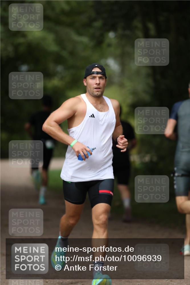30.08.2026 - Elbe Triathlon Hamburg Antke Förster http://msf.ph/oto/10096939 30.08.2026 10:25:11 Laufen  meine-sportfotos.de