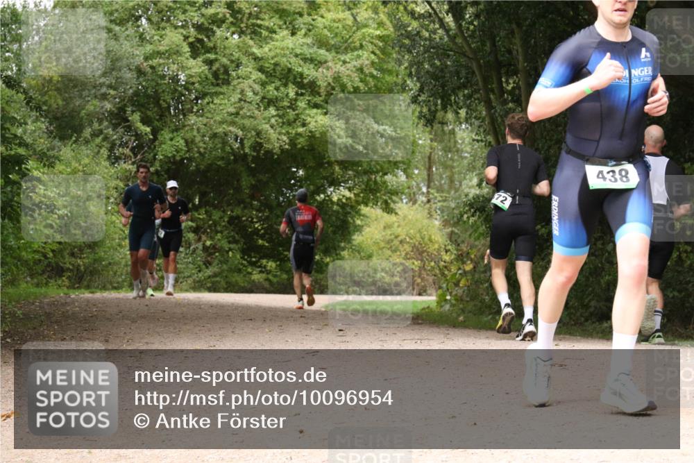 30.08.2026 - Elbe Triathlon Hamburg Antke Förster http://msf.ph/oto/10096954 30.08.2026 10:30:29 Laufen 72, 438 meine-sportfotos.de
