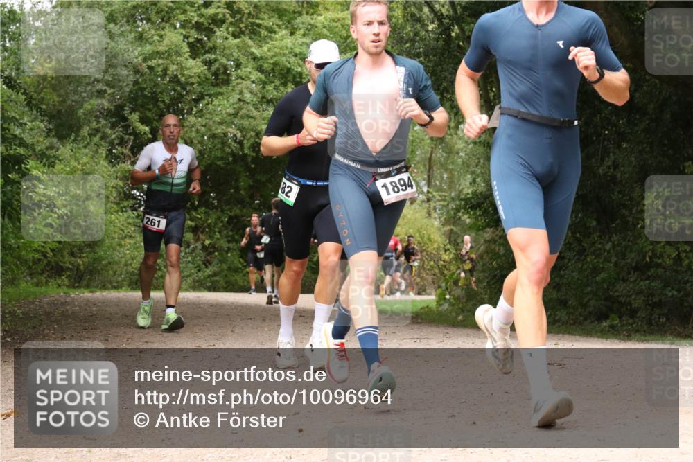 30.08.2026 - Elbe Triathlon Hamburg Antke Förster http://msf.ph/oto/10096964 30.08.2026 10:30:35 Laufen 261, 82, 1894 meine-sportfotos.de