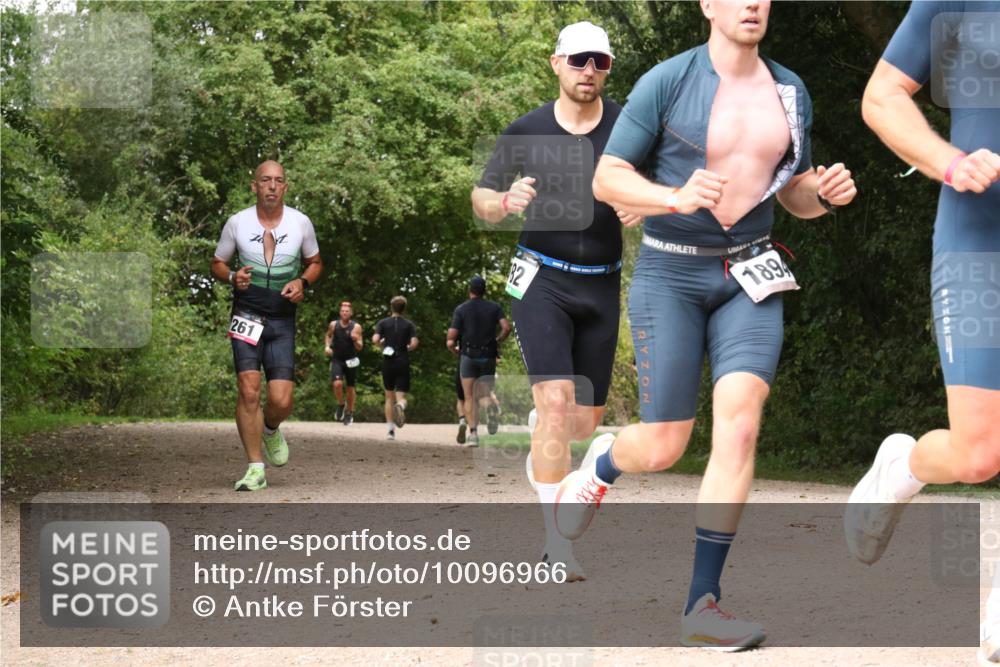 30.08.2026 - Elbe Triathlon Hamburg Antke Förster http://msf.ph/oto/10096966 30.08.2026 10:30:35 Laufen 261, 82, 1894 meine-sportfotos.de