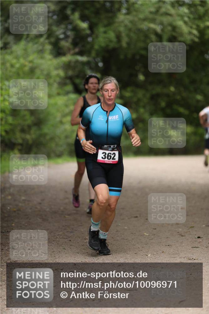30.08.2026 - Elbe Triathlon Hamburg Antke Förster http://msf.ph/oto/10096971 30.08.2026 10:25:59 Laufen 362 meine-sportfotos.de