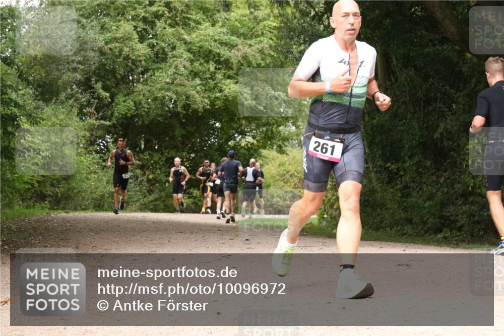 30.08.2026 - Elbe Triathlon Hamburg Antke Förster http://msf.ph/oto/10096972 30.08.2026 10:30:37 Laufen 261 meine-sportfotos.de