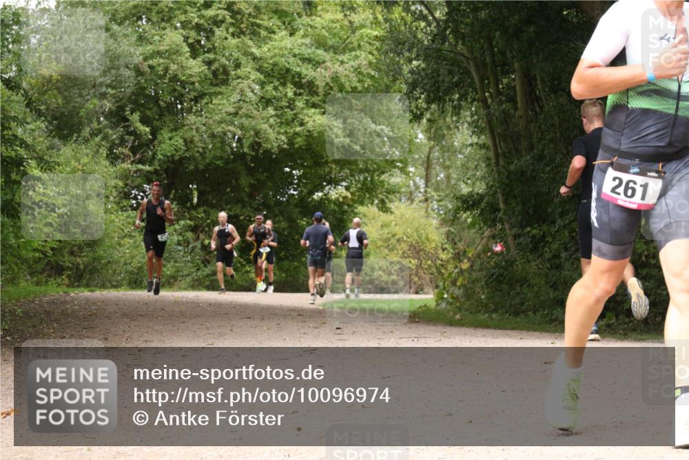 30.08.2026 - Elbe Triathlon Hamburg Antke Förster http://msf.ph/oto/10096974 30.08.2026 10:30:38 Laufen 261 meine-sportfotos.de