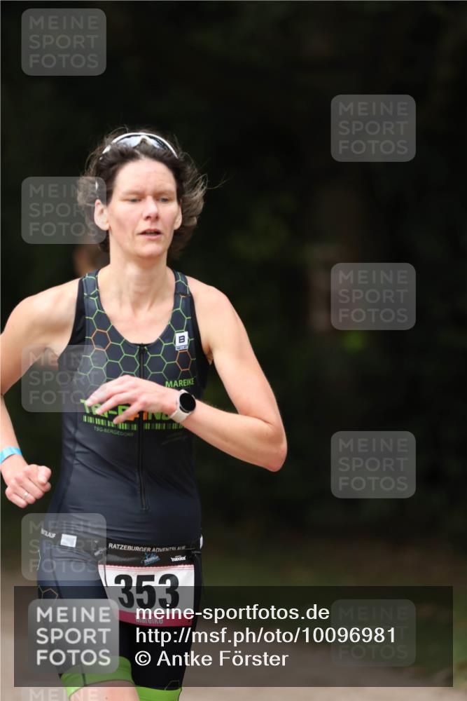 30.08.2026 - Elbe Triathlon Hamburg Antke Förster http://msf.ph/oto/10096981 30.08.2026 10:26:03 Laufen 353 meine-sportfotos.de