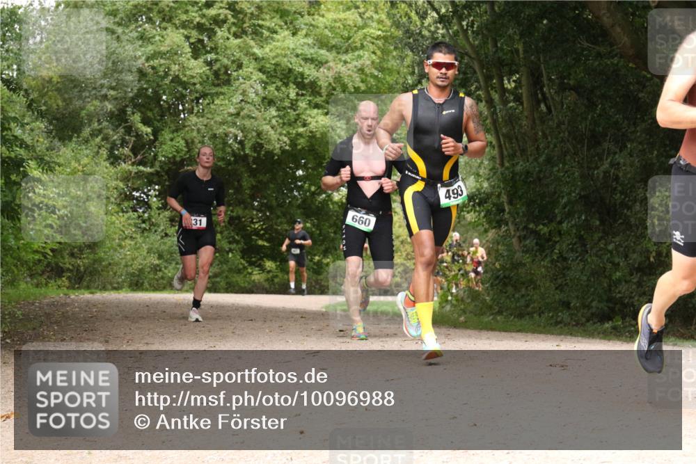 30.08.2026 - Elbe Triathlon Hamburg Antke Förster http://msf.ph/oto/10096988 30.08.2026 10:30:47 Laufen 660, 31, 493 meine-sportfotos.de