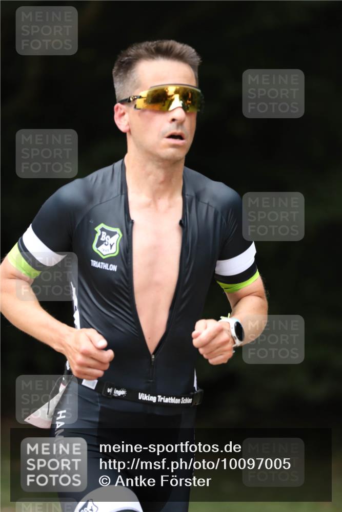 30.08.2026 - Elbe Triathlon Hamburg Antke Förster http://msf.ph/oto/10097005 30.08.2026 10:26:16 Laufen 1945 meine-sportfotos.de