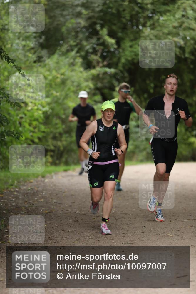 30.08.2026 - Elbe Triathlon Hamburg Antke Förster http://msf.ph/oto/10097007 30.08.2026 10:26:27 Laufen 16 meine-sportfotos.de