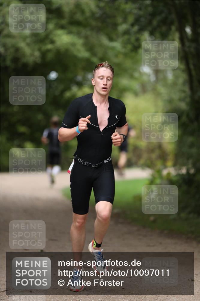 30.08.2026 - Elbe Triathlon Hamburg Antke Förster http://msf.ph/oto/10097011 30.08.2026 10:26:28 Laufen  meine-sportfotos.de