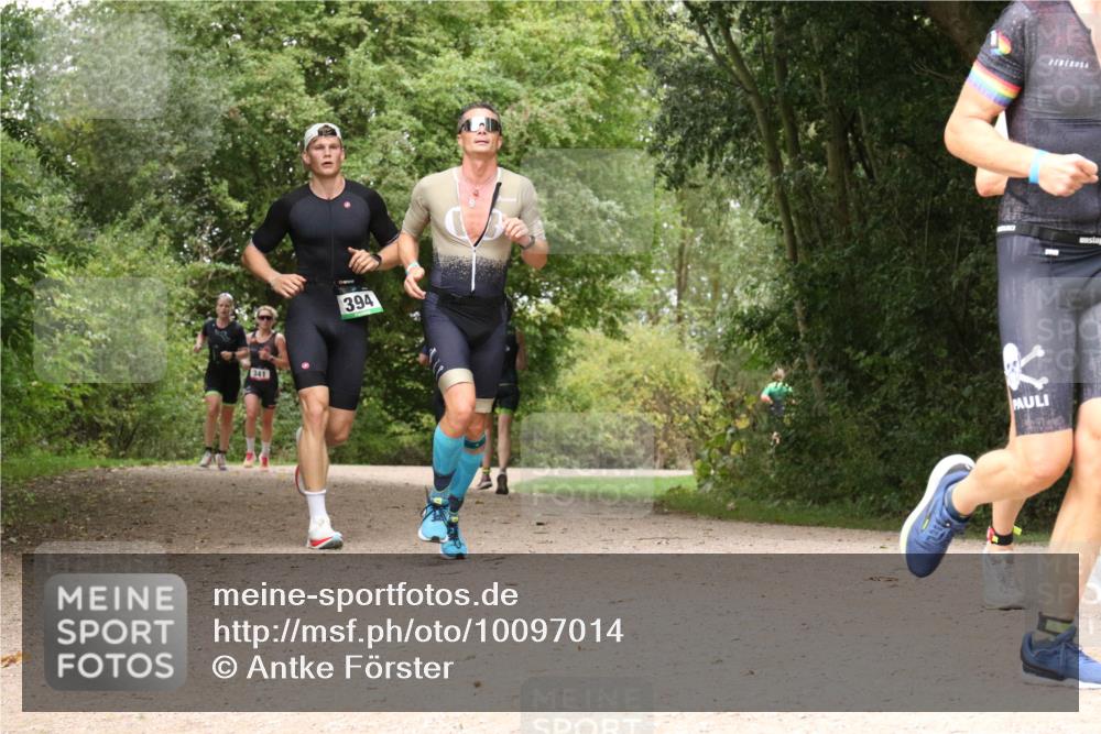 30.08.2026 - Elbe Triathlon Hamburg Antke Förster http://msf.ph/oto/10097014 30.08.2026 10:31:04 Laufen 341, 394 meine-sportfotos.de
