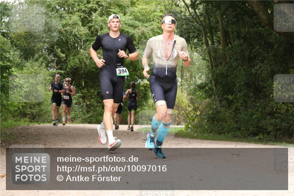 30.08.2026 - Elbe Triathlon Hamburg Antke Förster http://msf.ph/oto/10097016 30.08.2026 10:31:05 Laufen 341, 394 meine-sportfotos.de