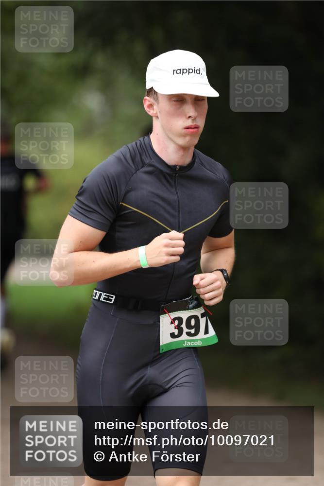 30.08.2026 - Elbe Triathlon Hamburg Antke Förster http://msf.ph/oto/10097021 30.08.2026 10:26:34 Laufen 391 meine-sportfotos.de