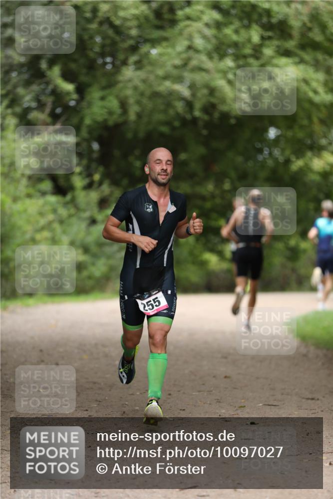 30.08.2026 - Elbe Triathlon Hamburg Antke Förster http://msf.ph/oto/10097027 30.08.2026 10:26:43 Laufen 255 meine-sportfotos.de