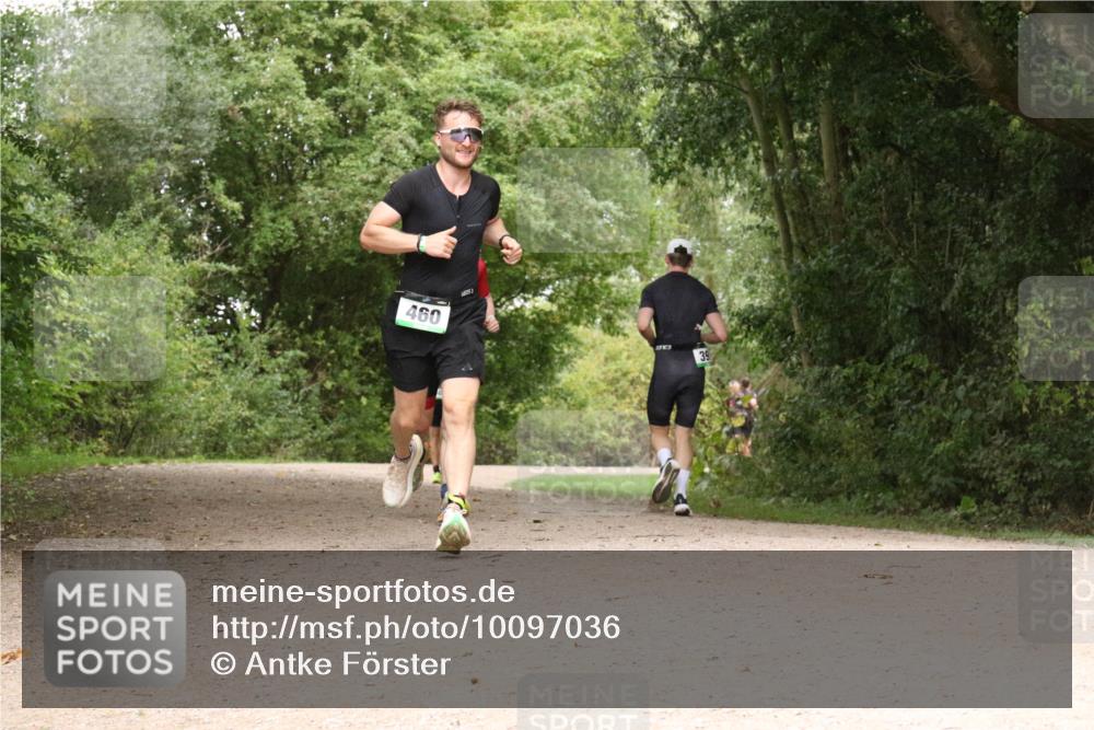 30.08.2026 - Elbe Triathlon Hamburg Antke Förster http://msf.ph/oto/10097036 30.08.2026 10:31:36 Laufen 460, 39 meine-sportfotos.de