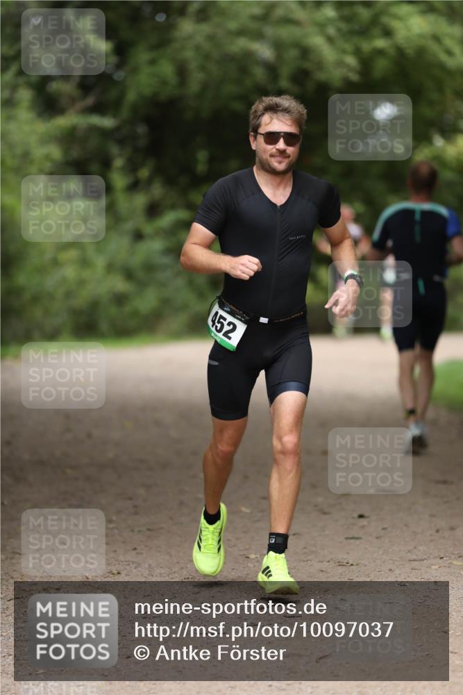 30.08.2026 - Elbe Triathlon Hamburg Antke Förster http://msf.ph/oto/10097037 30.08.2026 10:26:52 Laufen 452 meine-sportfotos.de