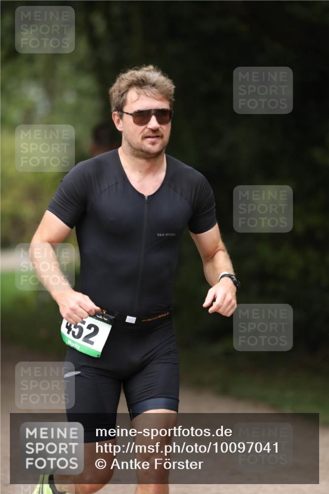 30.08.2026 - Elbe Triathlon Hamburg Antke Förster http://msf.ph/oto/10097041 30.08.2026 10:26:54 Laufen 452 meine-sportfotos.de