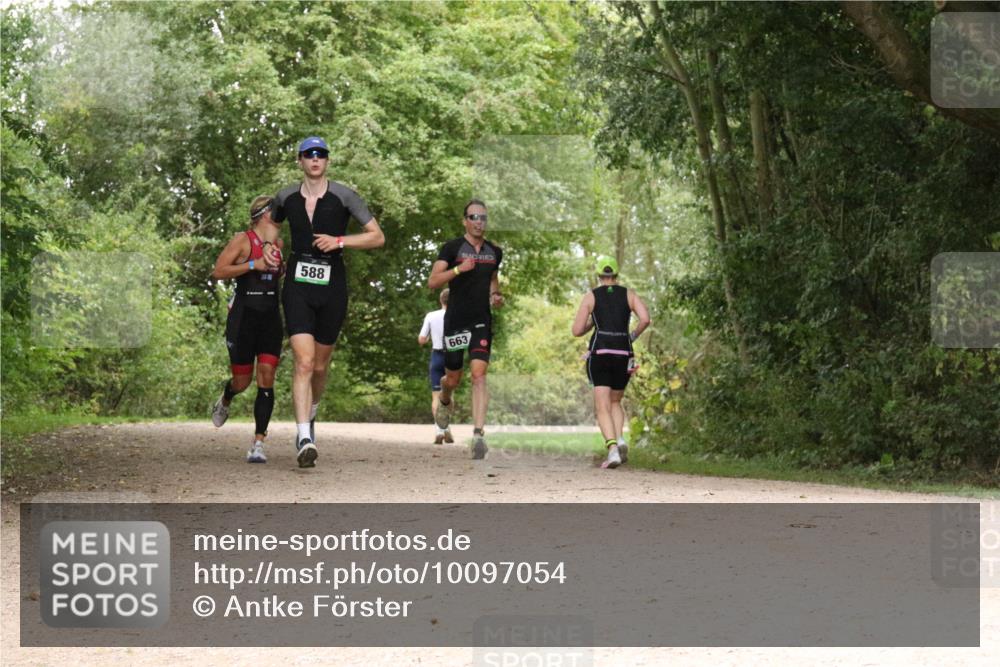 30.08.2026 - Elbe Triathlon Hamburg Antke Förster http://msf.ph/oto/10097054 30.08.2026 10:31:54 Laufen 588, 663 meine-sportfotos.de