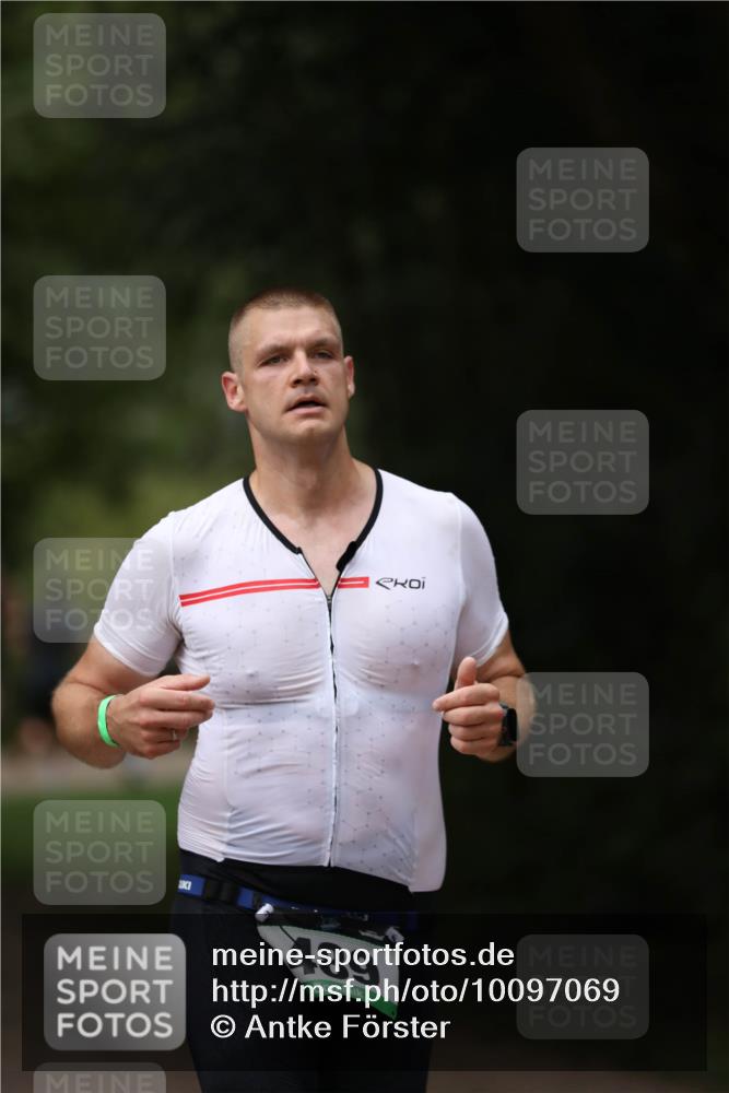 30.08.2026 - Elbe Triathlon Hamburg Antke Förster http://msf.ph/oto/10097069 30.08.2026 10:27:28 Laufen 489 meine-sportfotos.de