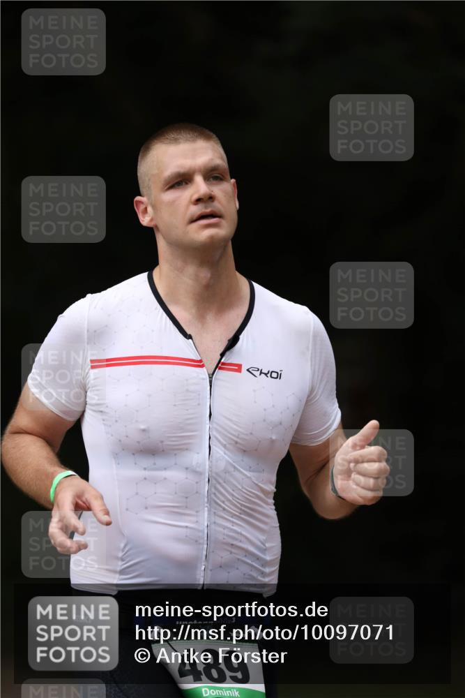 30.08.2026 - Elbe Triathlon Hamburg Antke Förster http://msf.ph/oto/10097071 30.08.2026 10:27:29 Laufen 489 meine-sportfotos.de