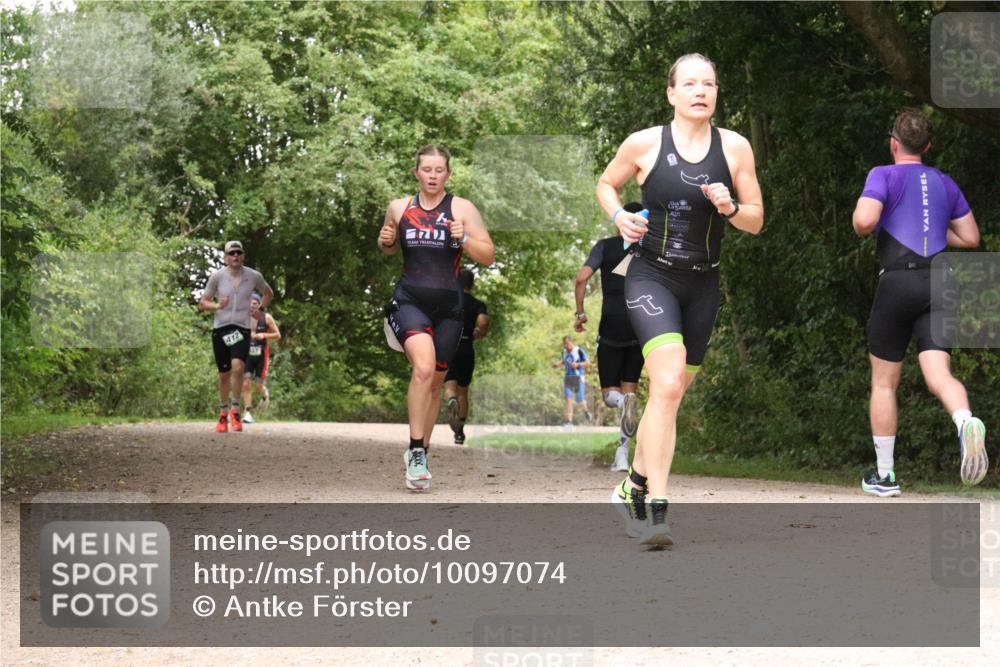 30.08.2026 - Elbe Triathlon Hamburg Antke Förster http://msf.ph/oto/10097074 30.08.2026 10:32:27 Laufen 412 meine-sportfotos.de