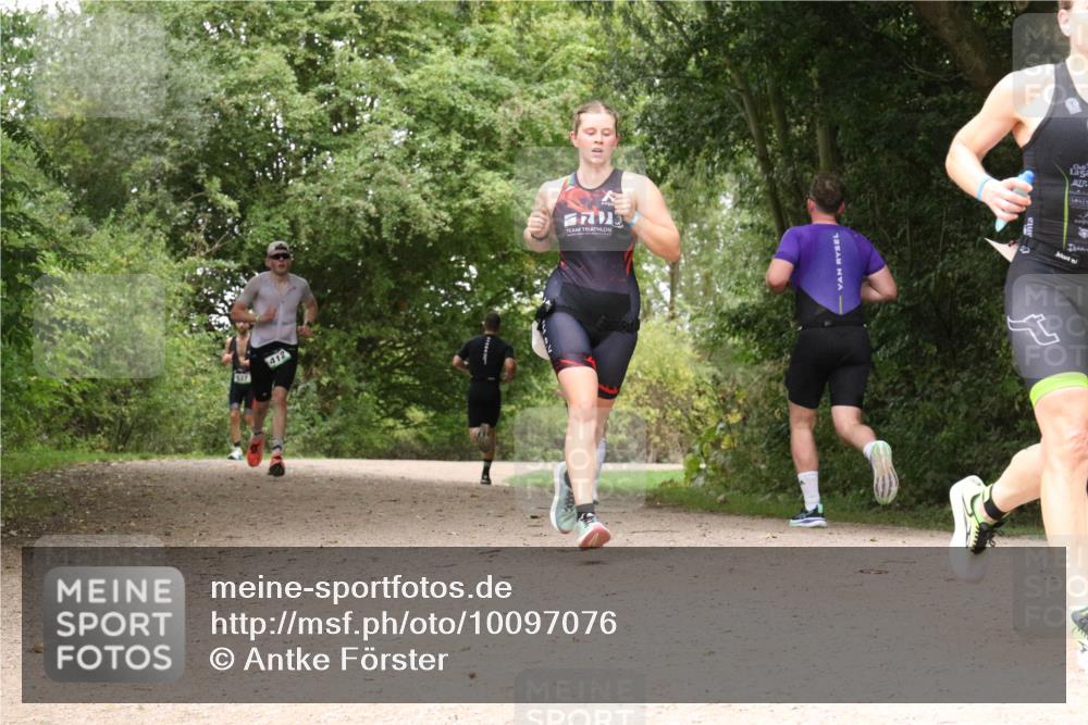 30.08.2026 - Elbe Triathlon Hamburg Antke Förster http://msf.ph/oto/10097076 30.08.2026 10:32:28 Laufen 537, 412 meine-sportfotos.de