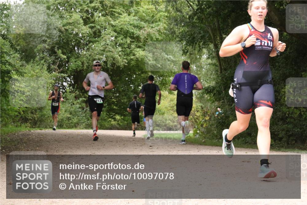 30.08.2026 - Elbe Triathlon Hamburg Antke Förster http://msf.ph/oto/10097078 30.08.2026 10:32:29 Laufen 412, 637 meine-sportfotos.de