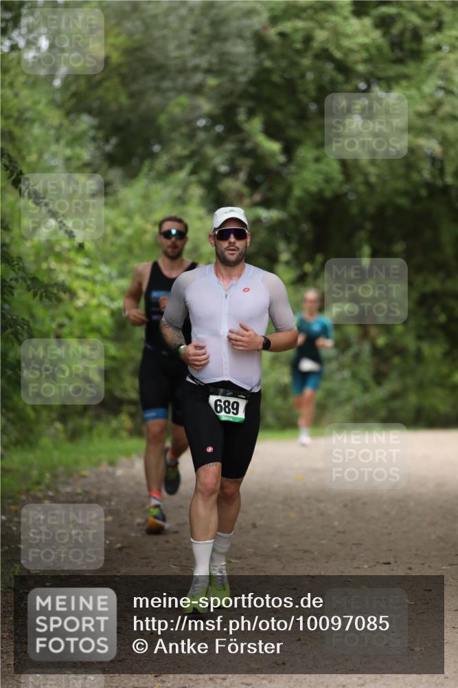30.08.2026 - Elbe Triathlon Hamburg Antke Förster http://msf.ph/oto/10097085 30.08.2026 10:27:40 Laufen 689 meine-sportfotos.de