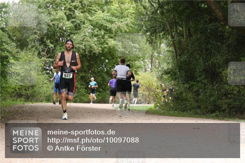 30.08.2026 - Elbe Triathlon Hamburg Antke Förster http://msf.ph/oto/10097088 30.08.2026 10:32:35 Laufen 637 meine-sportfotos.de