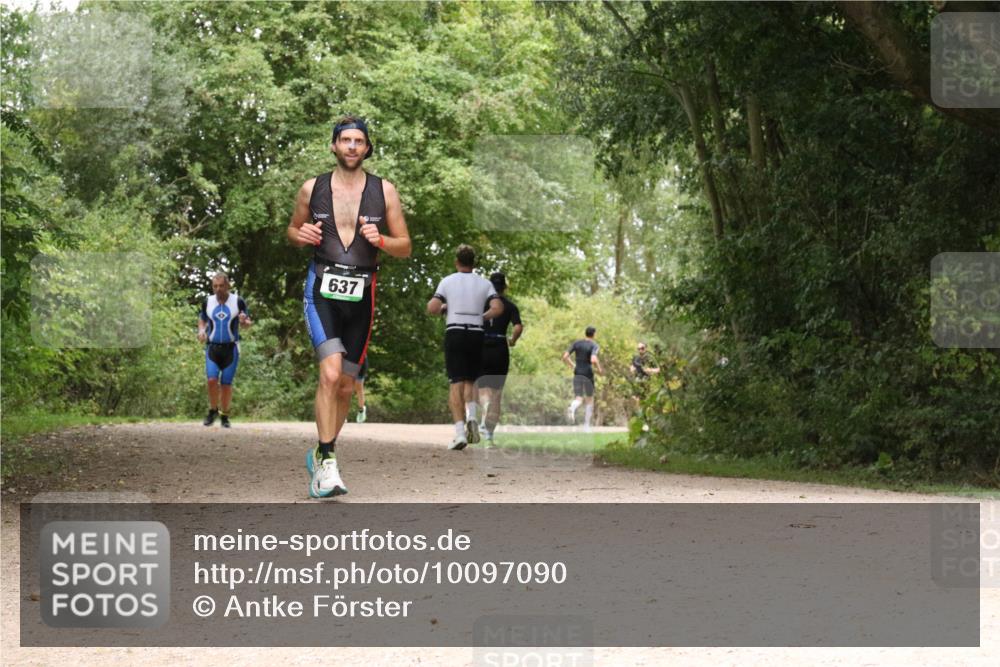 30.08.2026 - Elbe Triathlon Hamburg Antke Förster http://msf.ph/oto/10097090 30.08.2026 10:32:36 Laufen 637 meine-sportfotos.de
